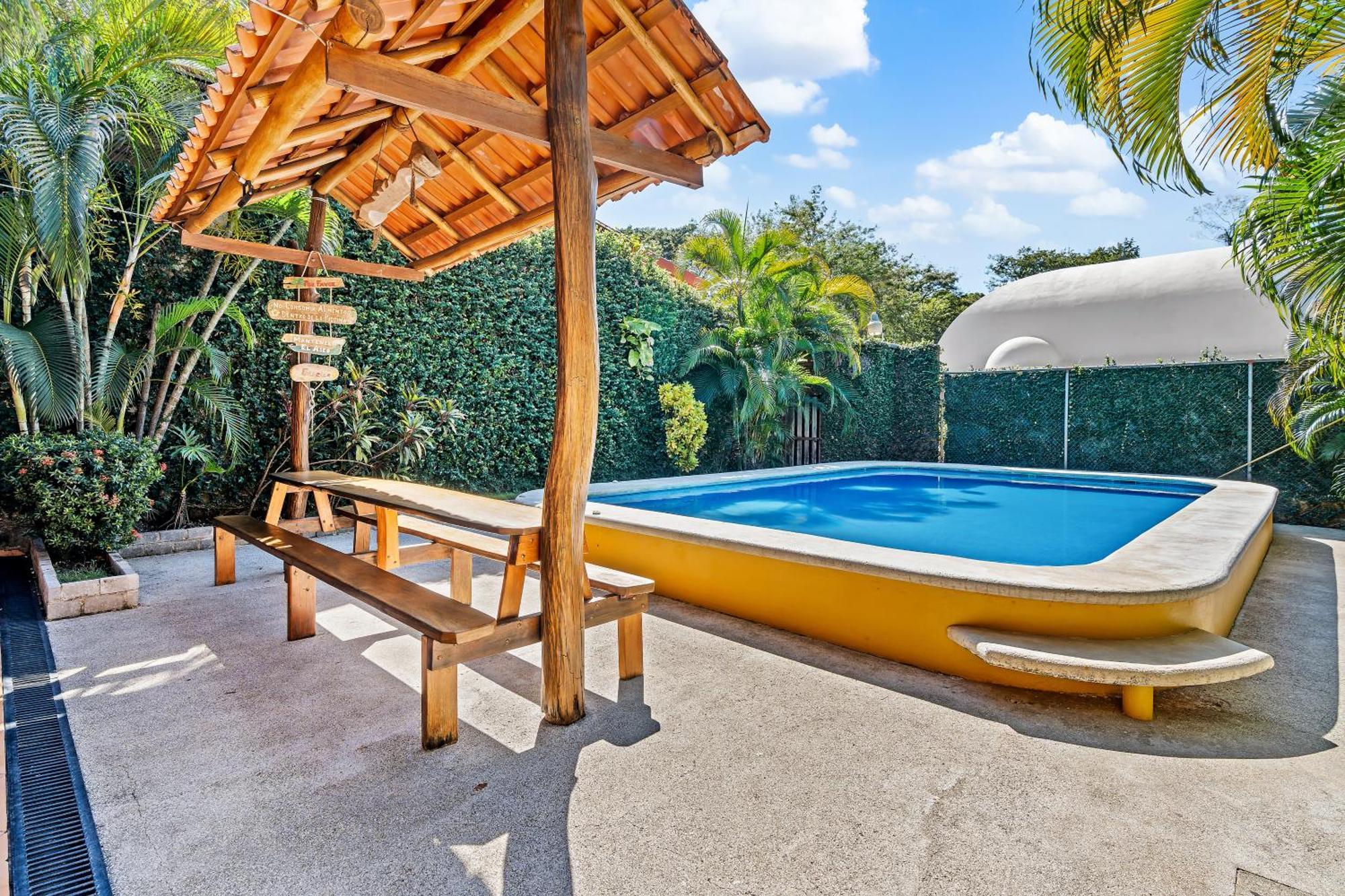 Hotel Tamarindo Inn - 1 Mi To Tamarindo Beach エクステリア 写真