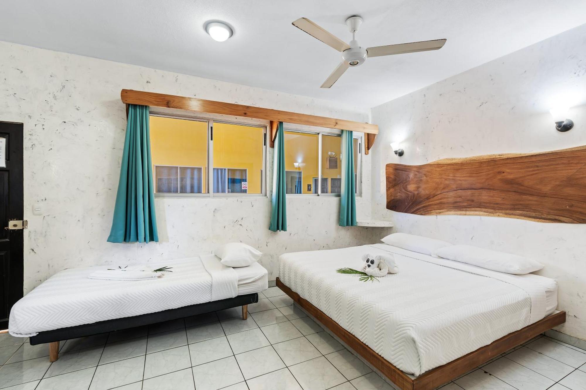 Hotel Tamarindo Inn - 1 Mi To Tamarindo Beach エクステリア 写真