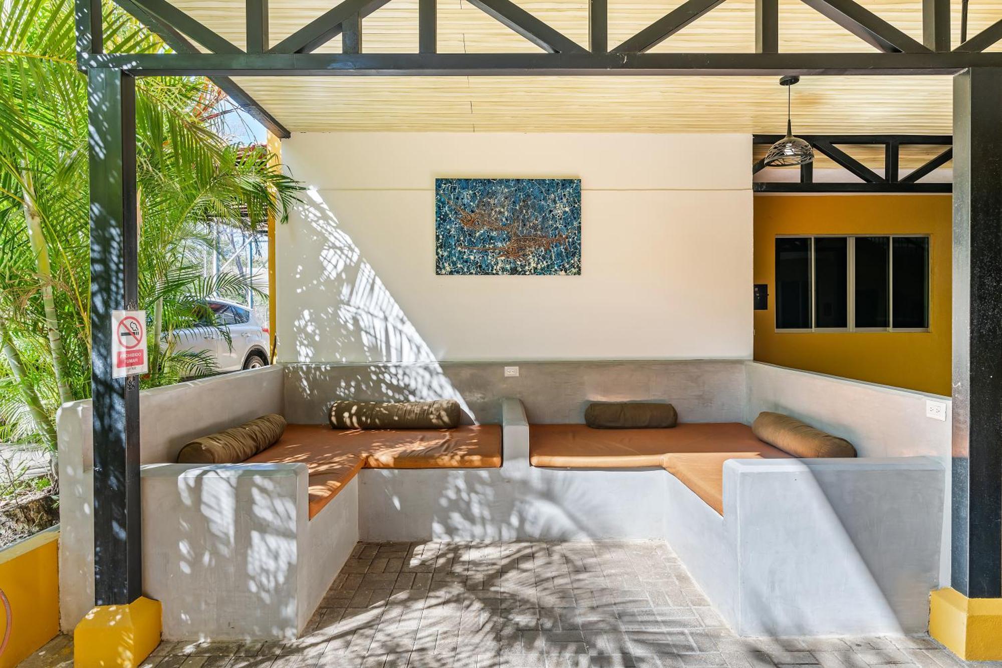 Hotel Tamarindo Inn - 1 Mi To Tamarindo Beach エクステリア 写真