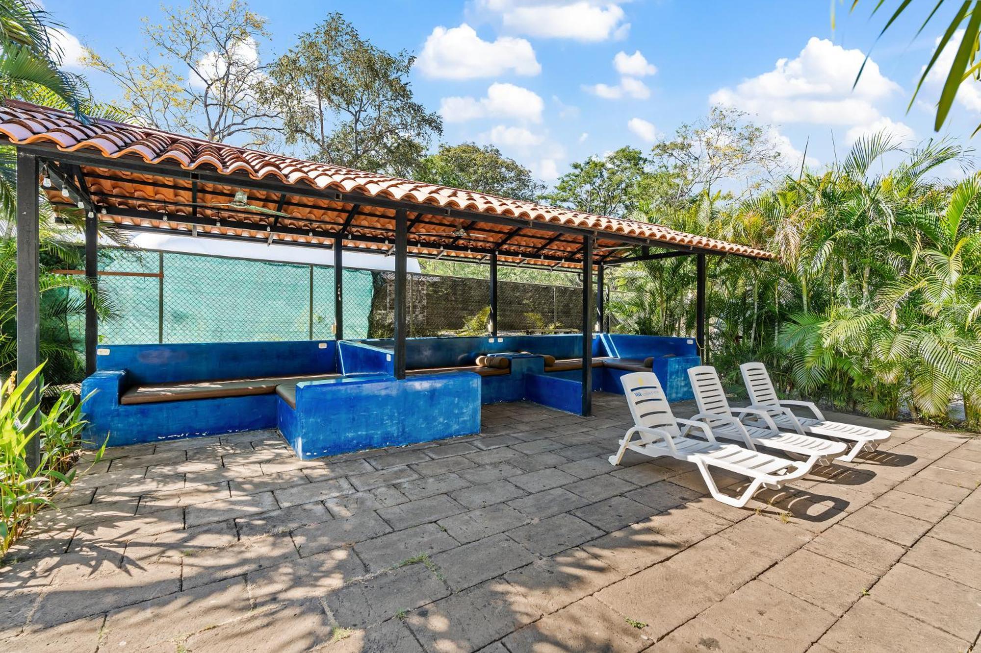 Hotel Tamarindo Inn - 1 Mi To Tamarindo Beach エクステリア 写真