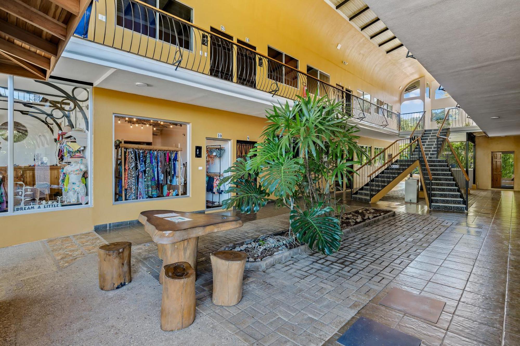 Hotel Tamarindo Inn - 1 Mi To Tamarindo Beach エクステリア 写真