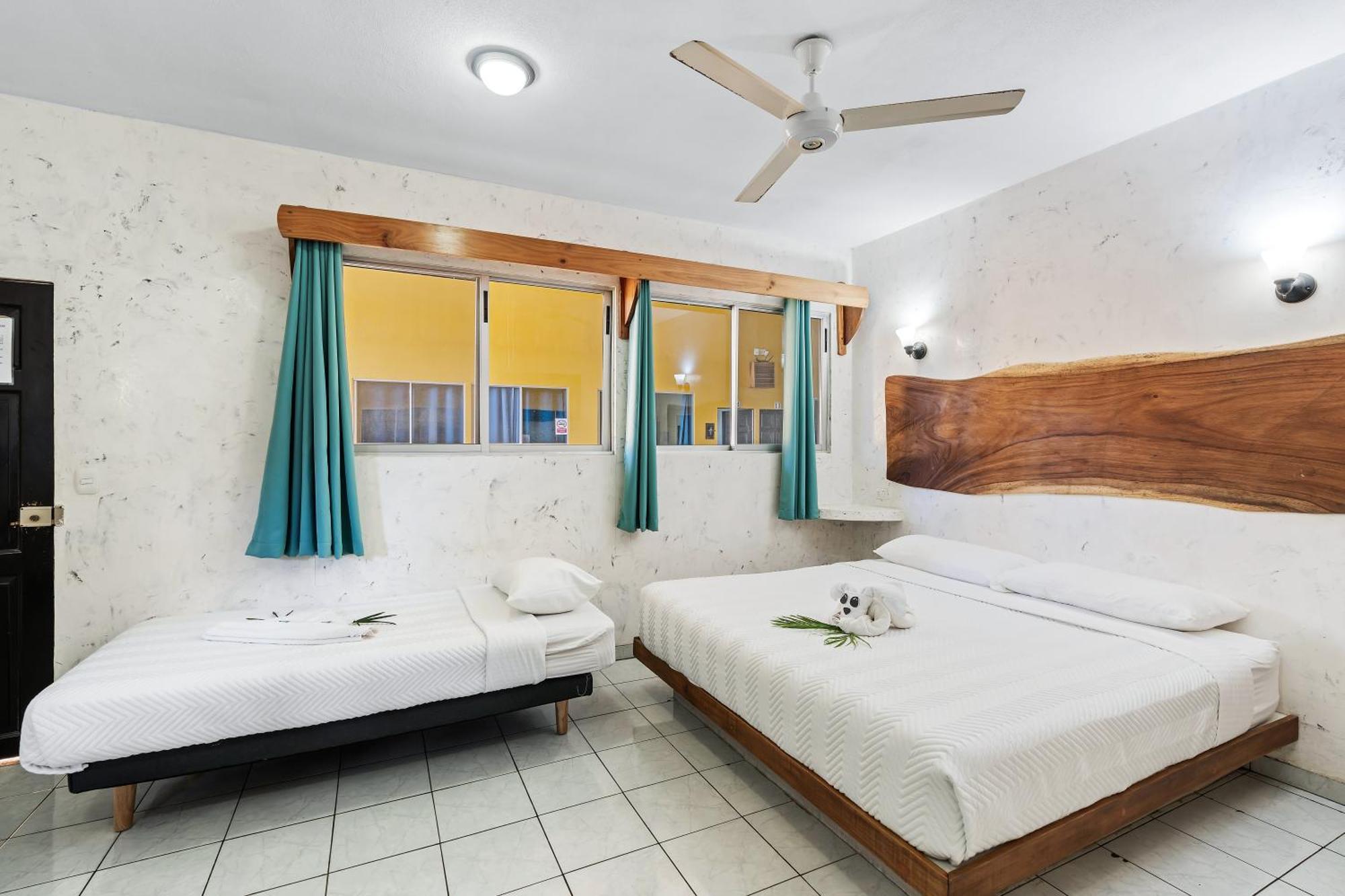 Hotel Tamarindo Inn - 1 Mi To Tamarindo Beach エクステリア 写真