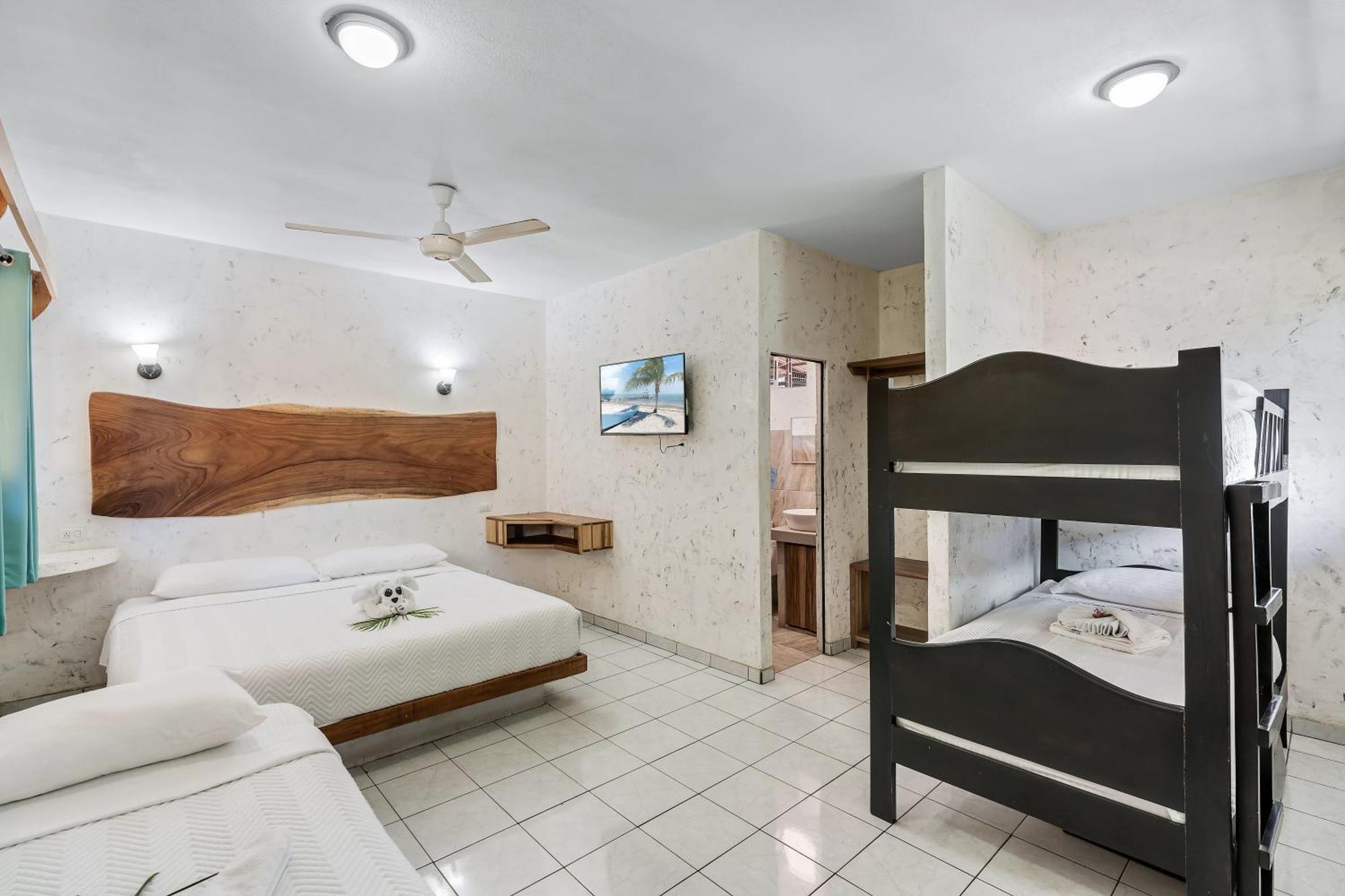 Hotel Tamarindo Inn - 1 Mi To Tamarindo Beach エクステリア 写真